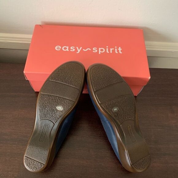 Easy Spirit  soft leather upper & lining lightweight dusk clog cushioned size 6 - Picture 9 of 9